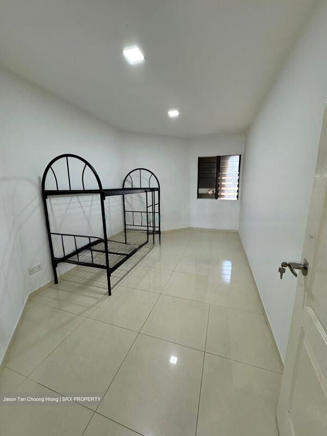 Queensway Tower / Queensway Shopping Centre (D3), Apartment #450983931